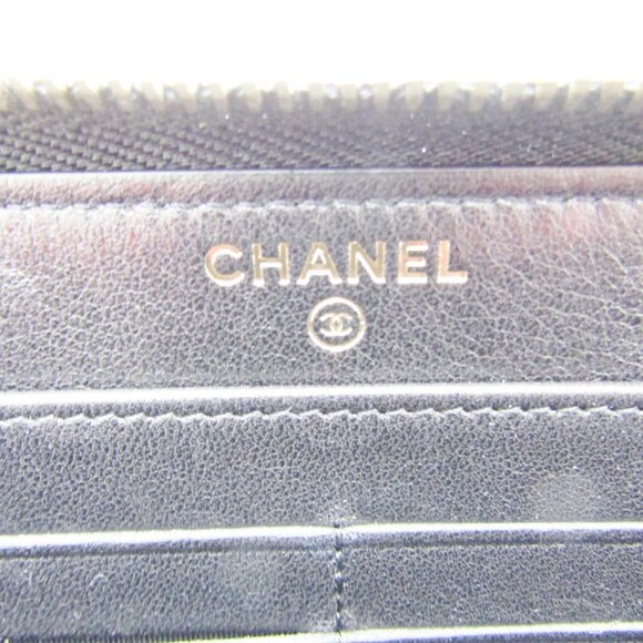 CHANEL Black Lambskin Leather Wallet - Picture 16 of 16